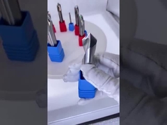 Karbid, das Bohrgerät beschmutzt